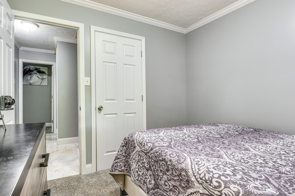 Indianapolis Vacation Rental ~ 8 Mi to Downtown! view 2