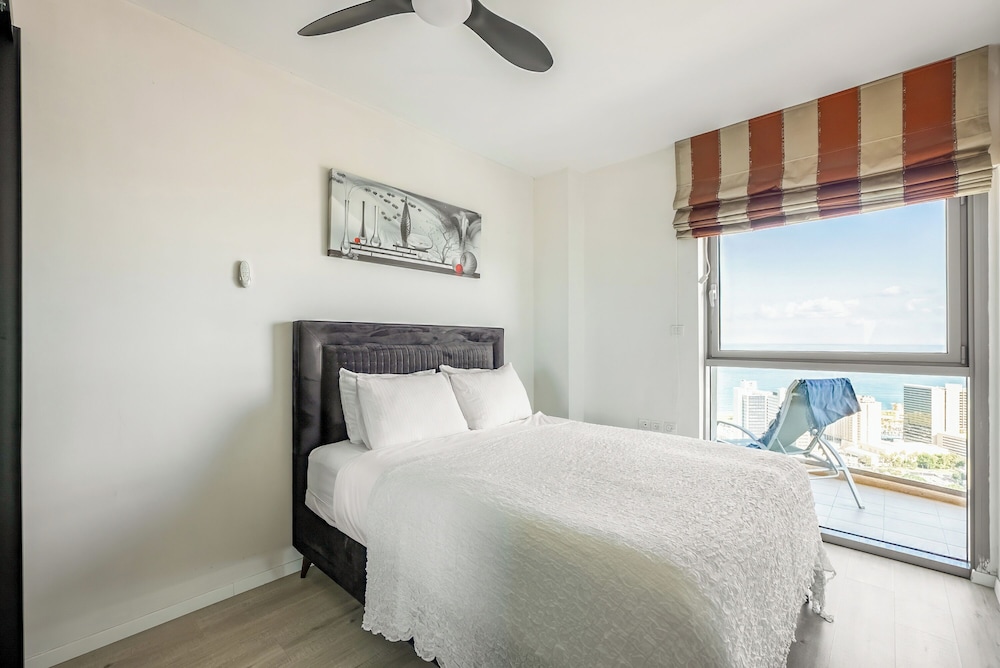 High-Rise Sea-View Stay by Sea N' Rent
