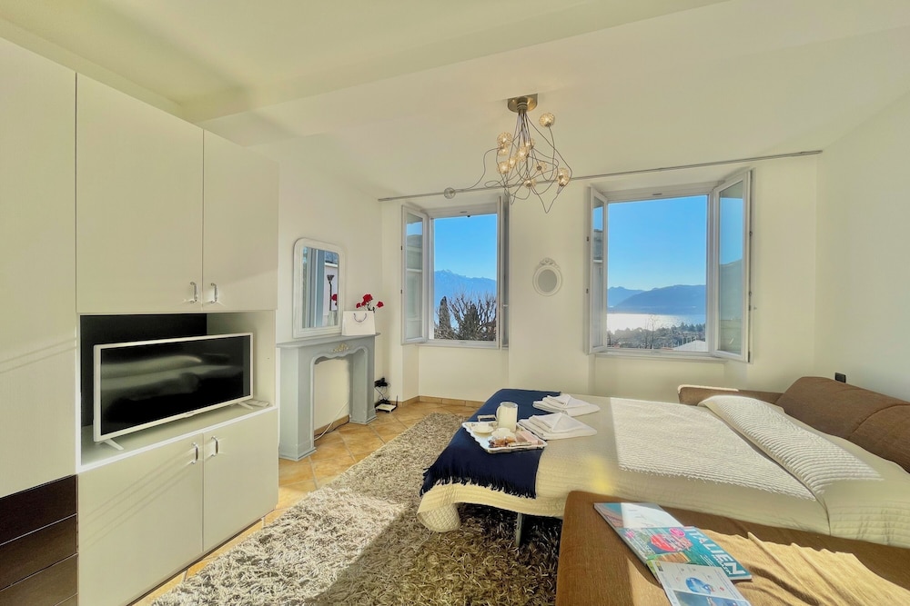 Palazzo Castelletto en Menaggio — hotel room