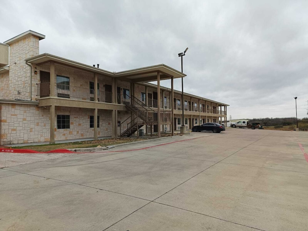 Westwood Inn Extended Stay by OYO Gonzales TX