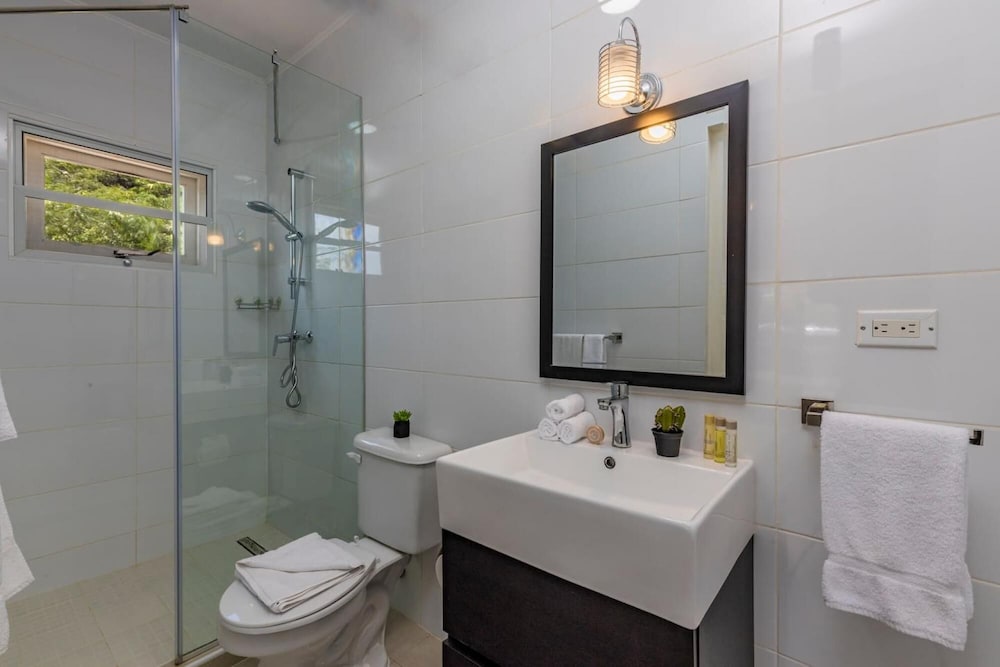 Outstanding Oasis 7BR 7BA Villa With Private Pool