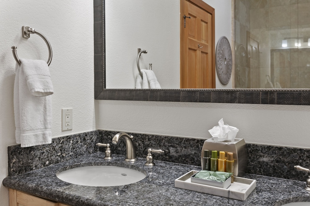 Solamere Drive Home at Deer Valley Resort - 6 Bedroom Home with Hot Tub #3220 6 Home