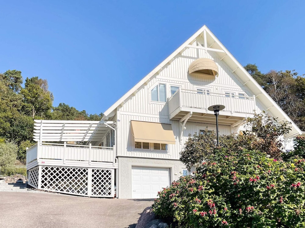 5 Star Holiday Home in Uddevalla