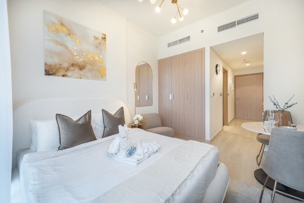 Serene Studio Apartment at Azizi Riviera Near to Burj Khalifa
