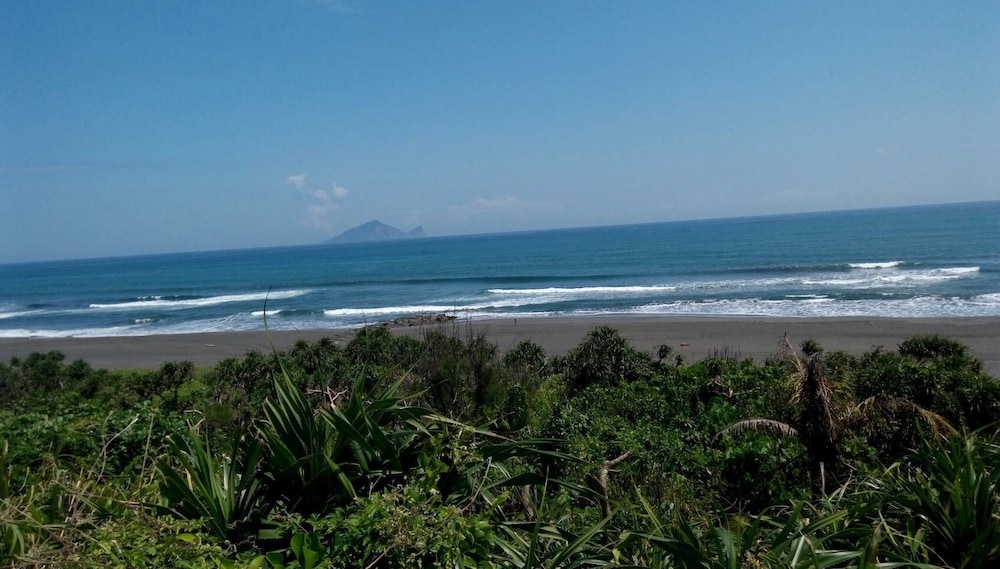 Loha Family Beachside Homestay