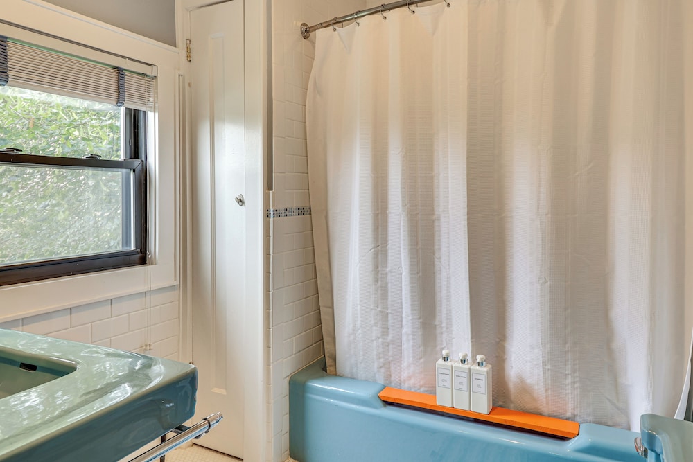 Easy Train Access to Nyc! Elegant Family Retreat