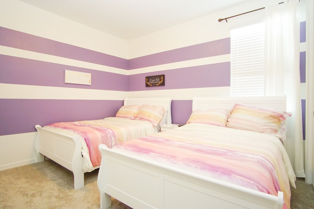 Elegant 9-bedroom Villa Close To Disney! 9 Villa by RedAwning - Image 5