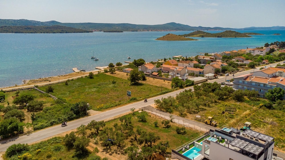 Hotel Villa Blue Sky 2 in Turanj - Image 1