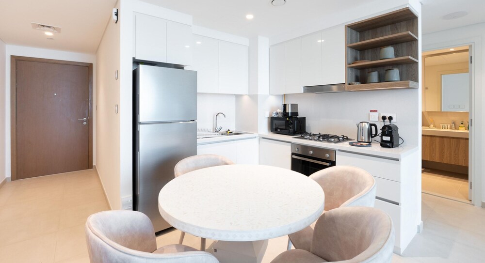 Elegant 1BR Apt Steps Away From Dubai Mall