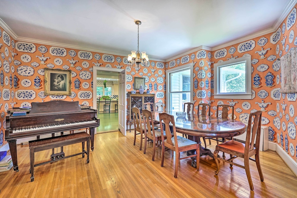 Lush Elkin Home w/ Porch Views & Pool Table view 5