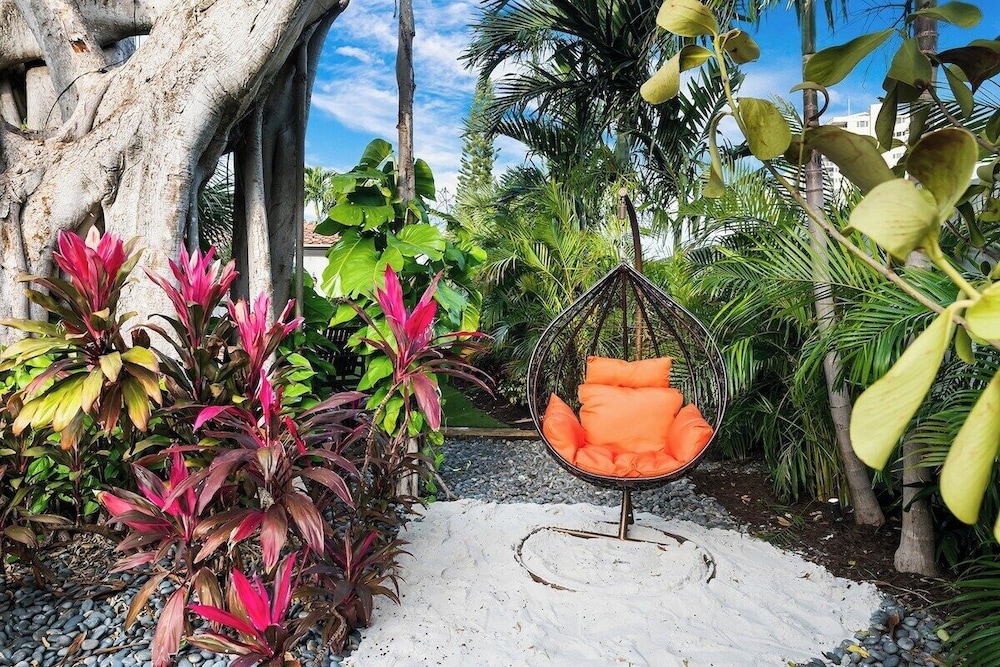 #1 Beach Estate Las Olas Beach Best Location