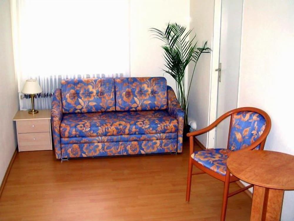 Neu-Isenburg Vacations - Hotel Central - Property Image 1