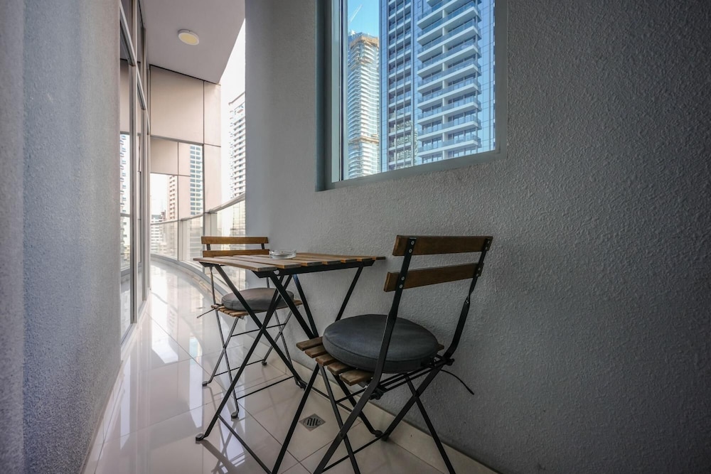Beautiful Chic Apt w Full Marina View Nxt 2 Beach