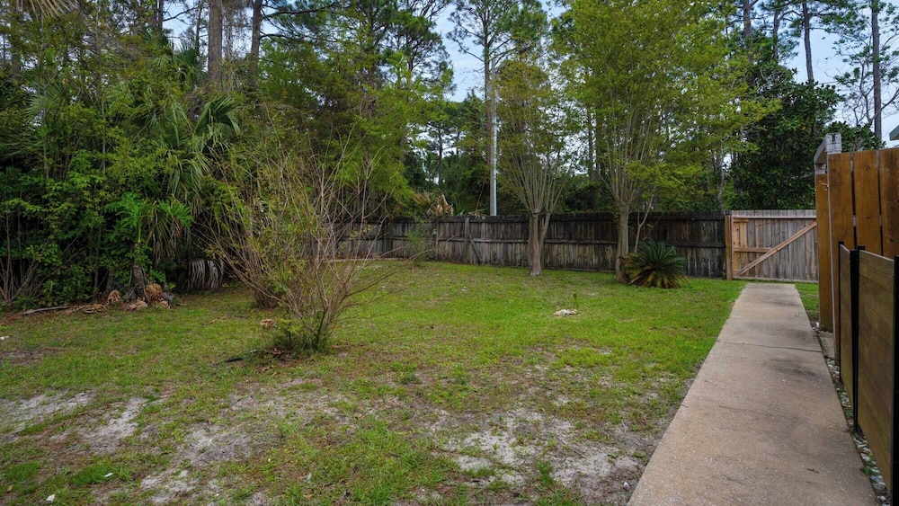 Spacious Retreat w/ Private Pool, Spa, Fireplace + Attraction Tickets!
