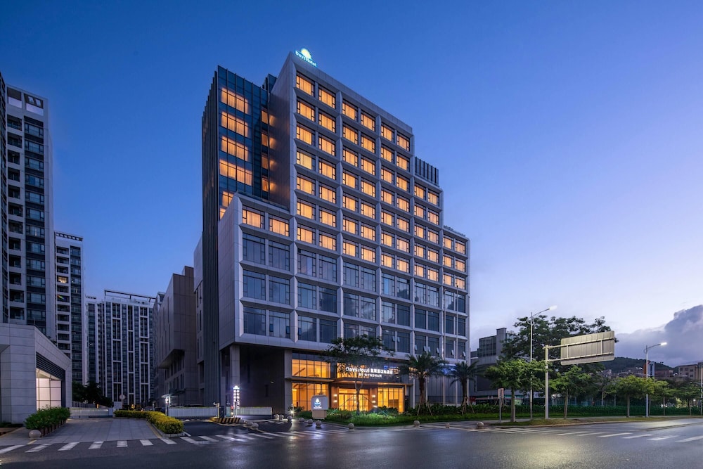 Days Hotel by Wyndham Zhuhai Jinwan