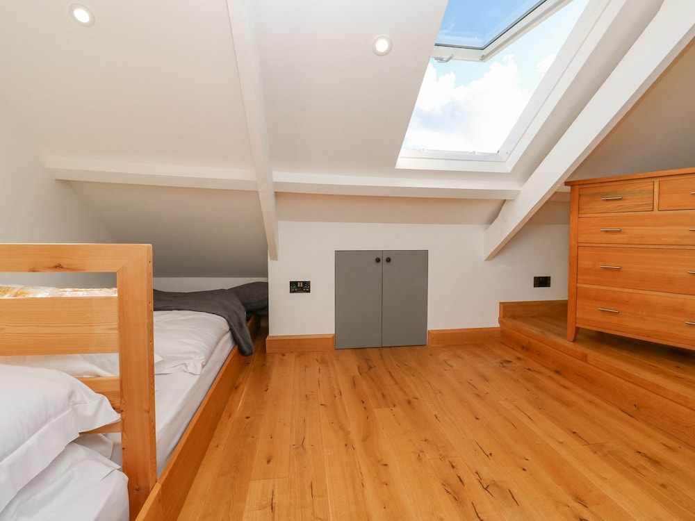 2 Salubrious Terrace