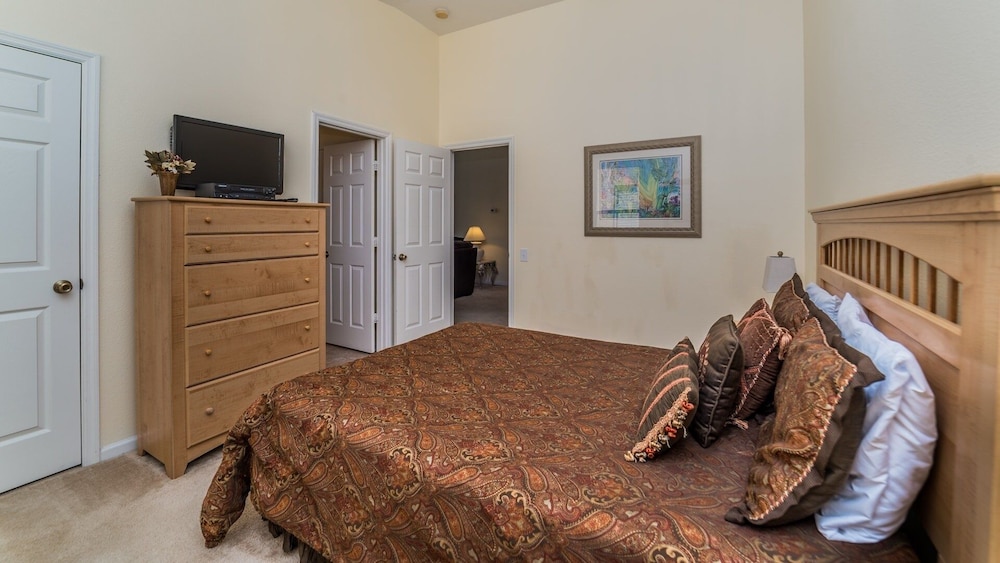 Windsor Palms Resort 4 Bedroom Home+ Game Room 4 Home