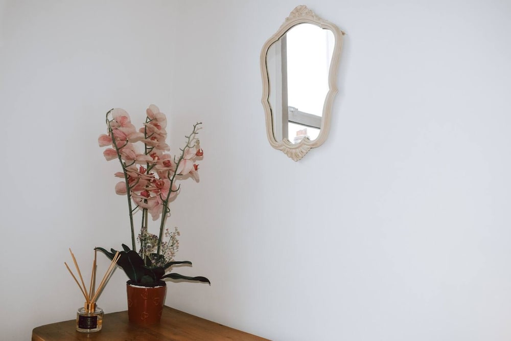 The Twickenham Apartment Near Strawberry Hill