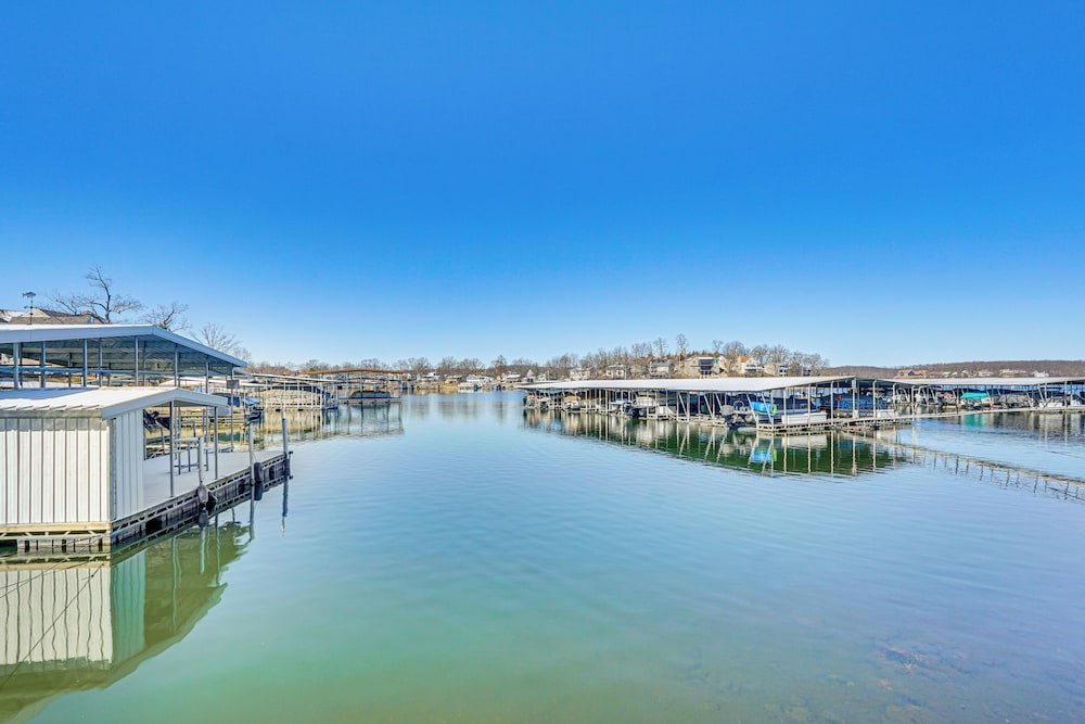 Lake of the Ozarks Condo w/ Screened Porch view 2