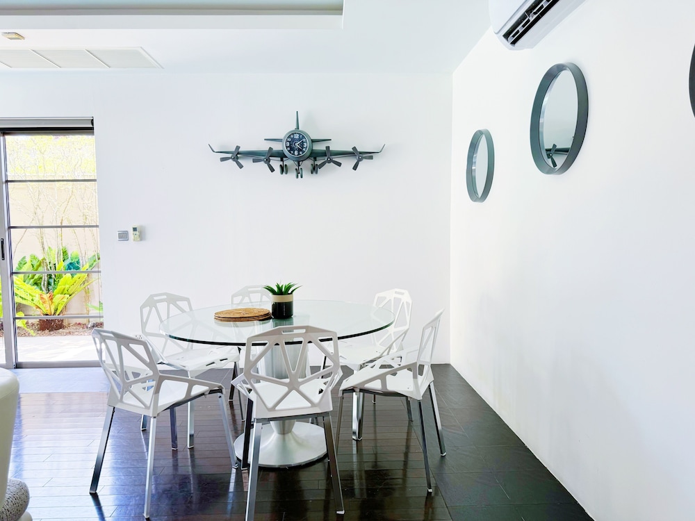 Fabulous 2br Pool Villa Walk to Bangtao Beach and Catch Club