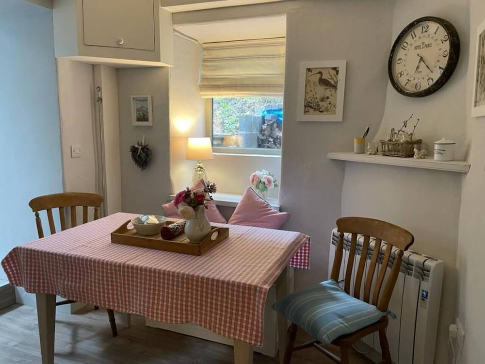 Lovely 2-bed Cottage in Blaenau Ffestiniog view 2
