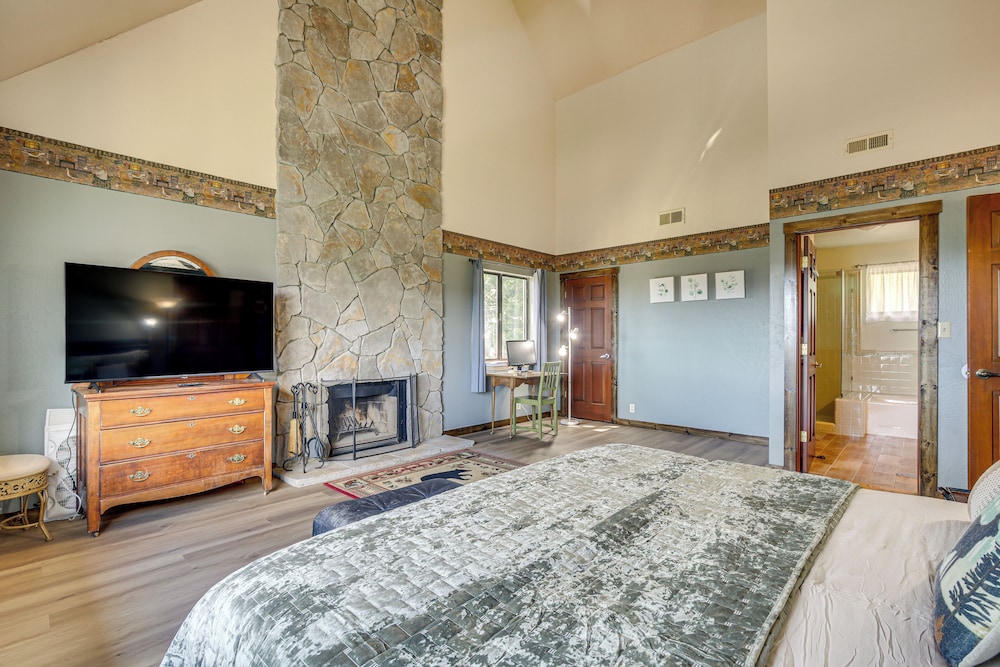 Partial Lake Arrowhead View: Cabin w/ Game Room!