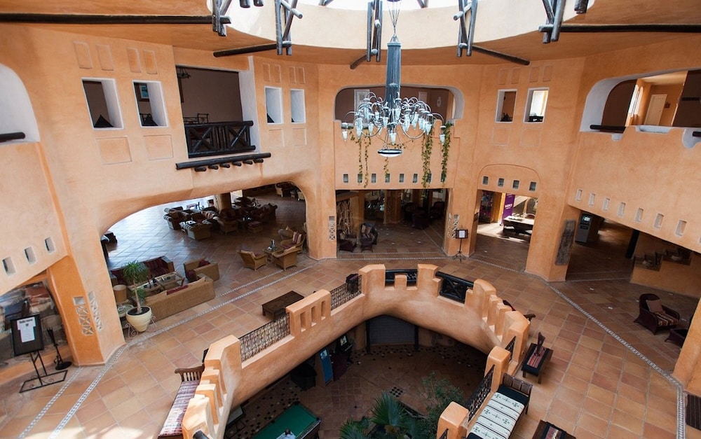 Reception & Lobby