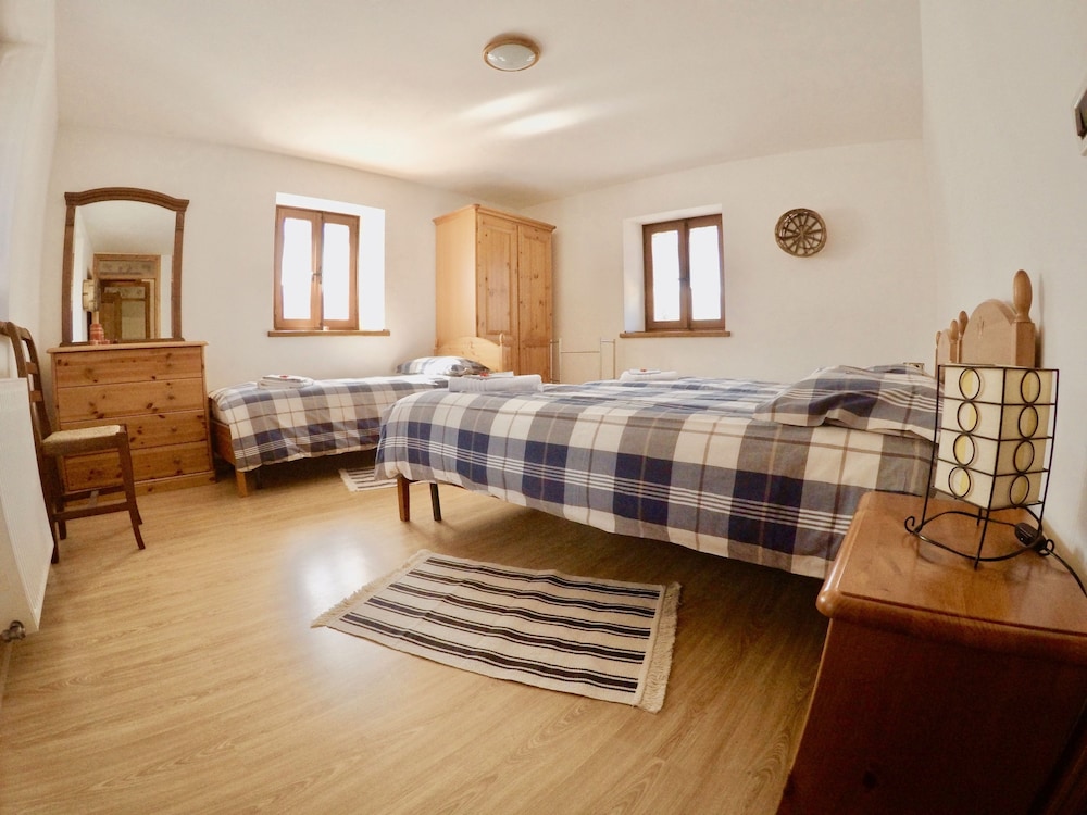 4lander House Balins