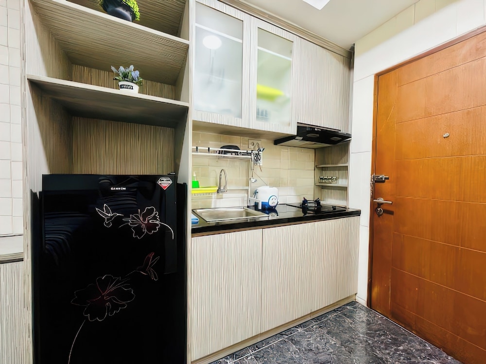 Maple Park Apartment near JI Expo