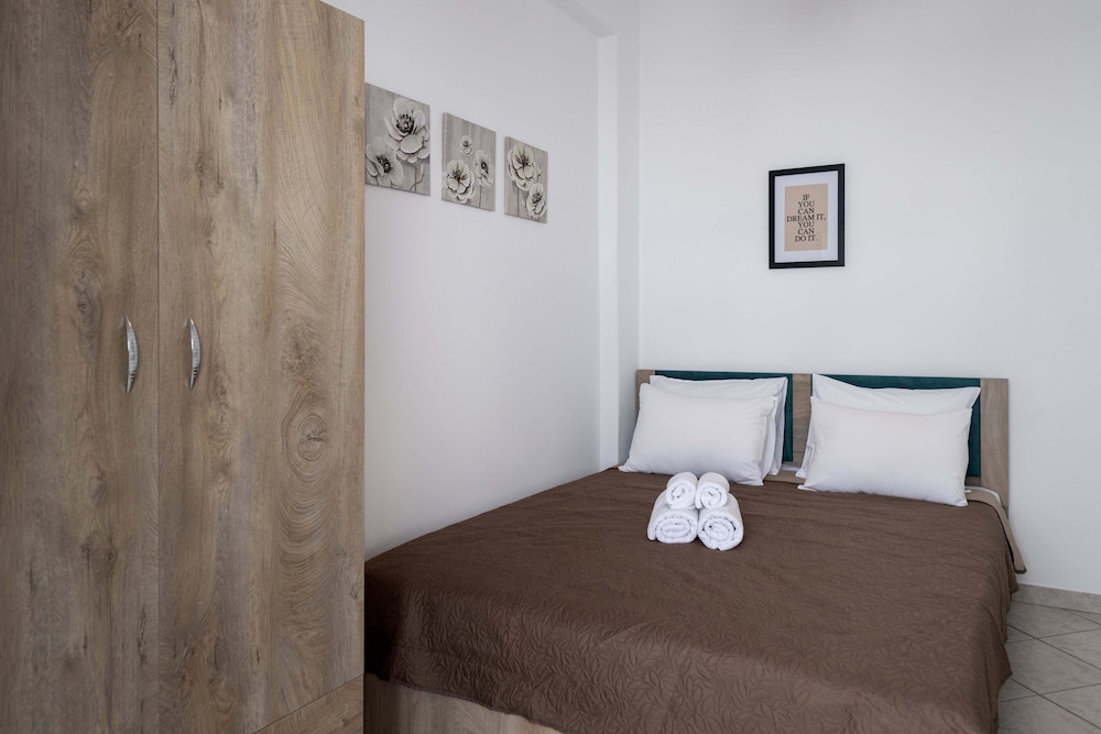 Parian Charming 3bedroom Home view 5