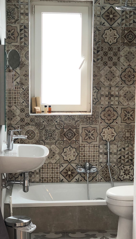 Lee's House Bed & Breakfast Sliema