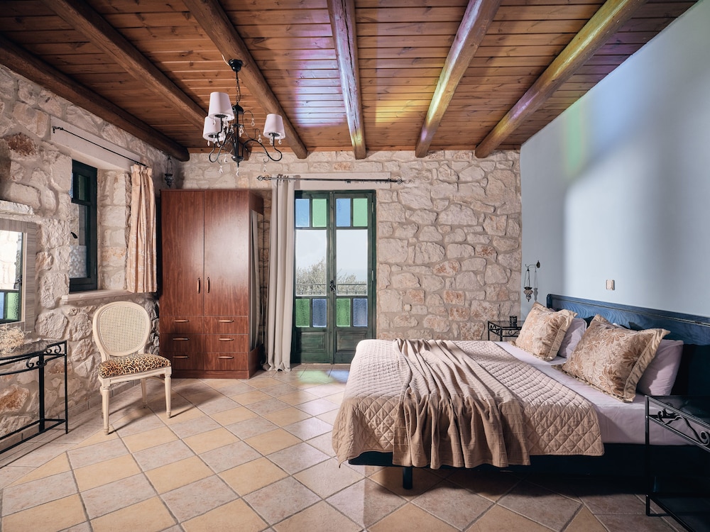 Diamond Suites