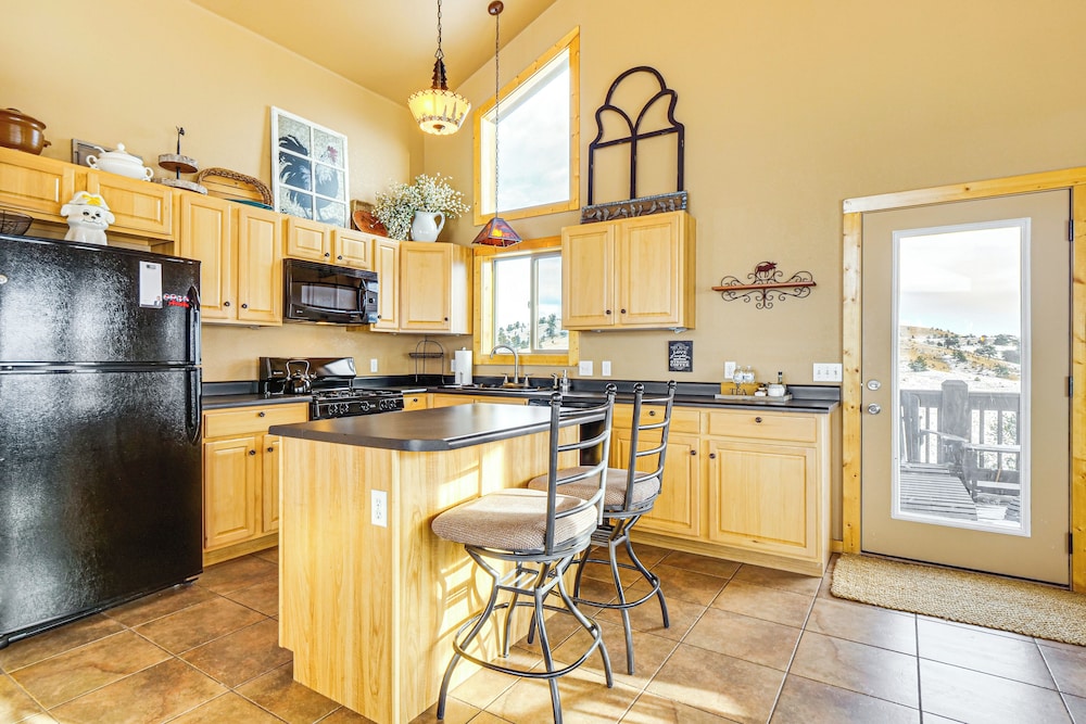 Mountain & Valley Views: Fairplay Family Home!
