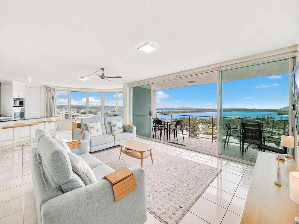 Chateau Royale Beach Resort Maroochydore