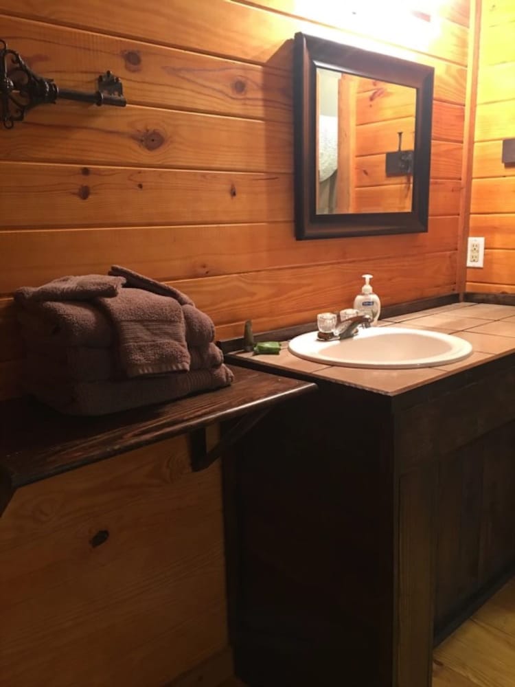 The Leakey Inn by CMD