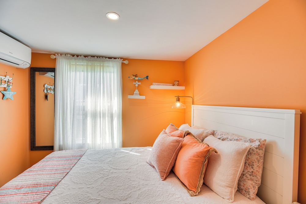 Walk to Beach: Water-view Abode in Portsmouth!