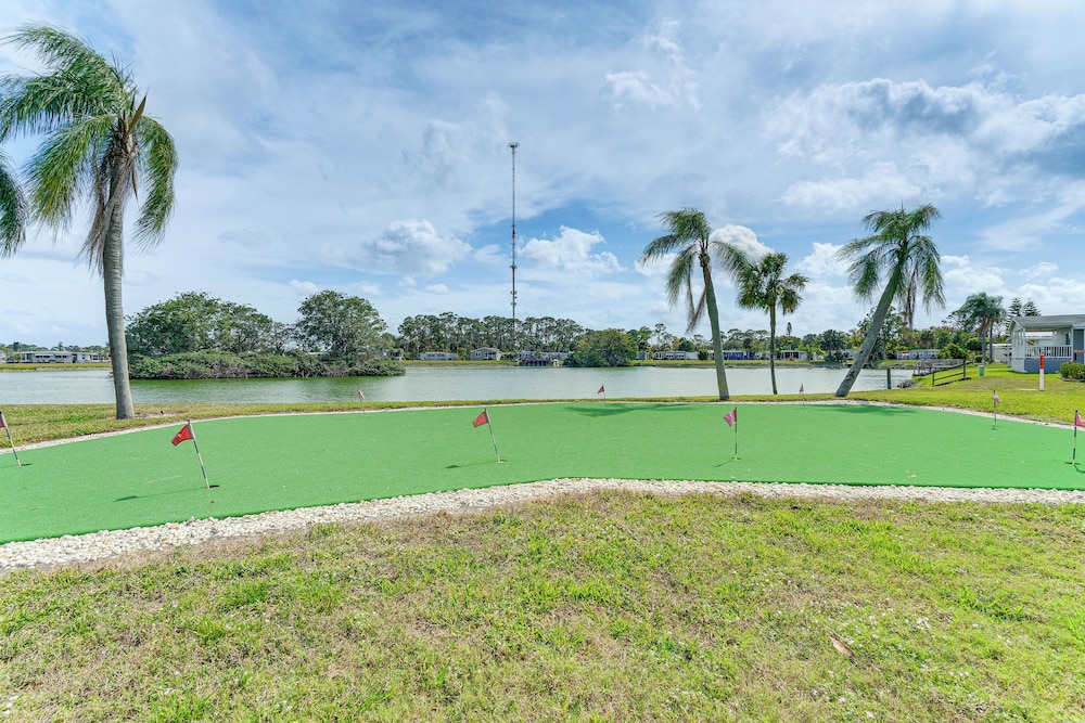 Swim, Golf & Relax: Family Gem in North Fort Myers