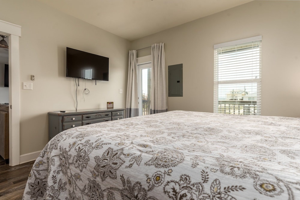 Coastal Château - 2239 Mallard St 6 Bedroom Home