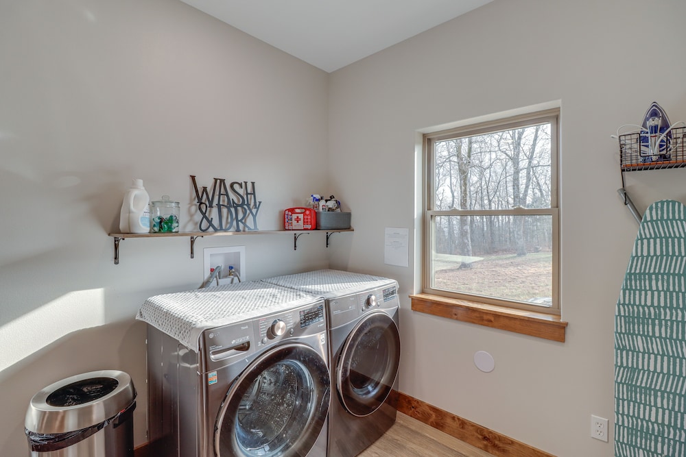 Spacious Harrison Vacation Rental w/ Deck & Views! view 2