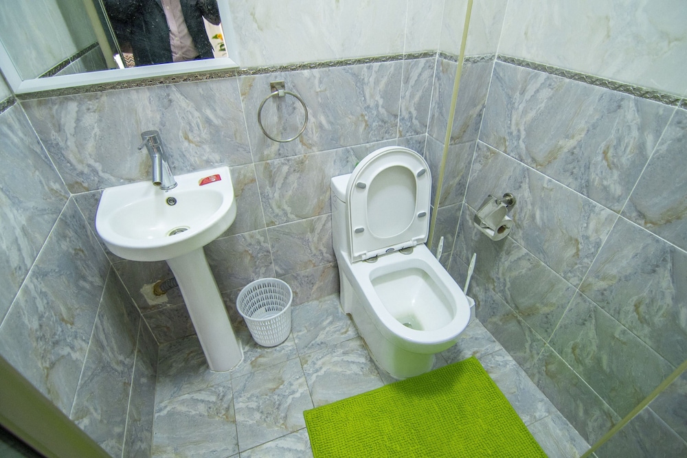 Lux Suites Silver Habor Apartments photo 4
