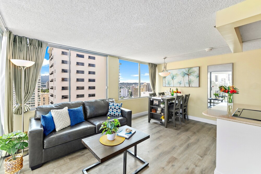 Pacific Monarch - 1 BR - Ocean & City Views