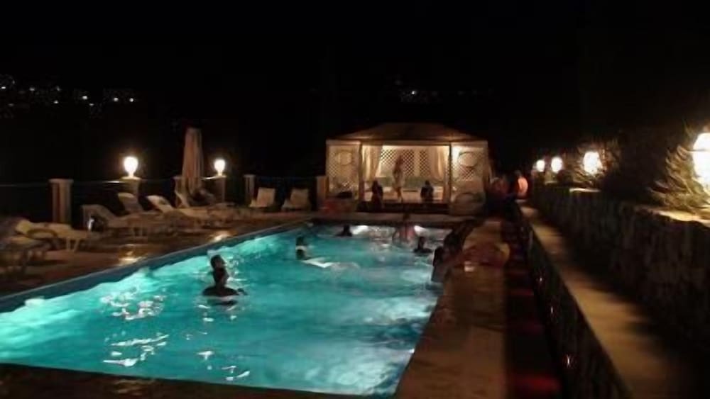 B&B With Charm - Quiet With Kitchen & sw Pool