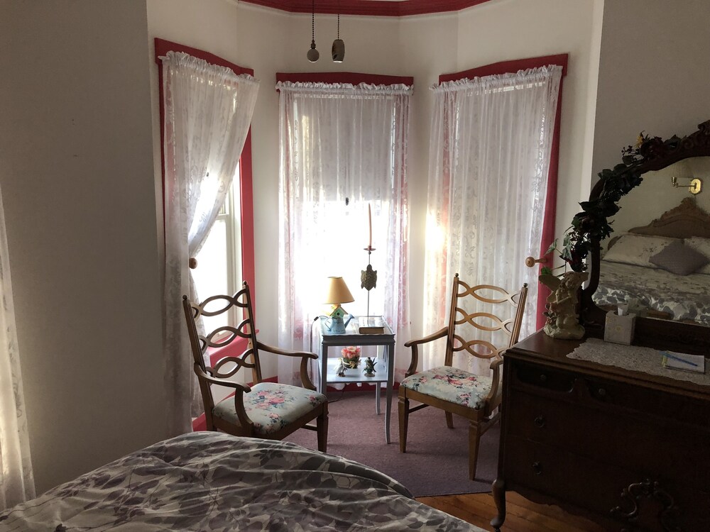 Keller House view 3