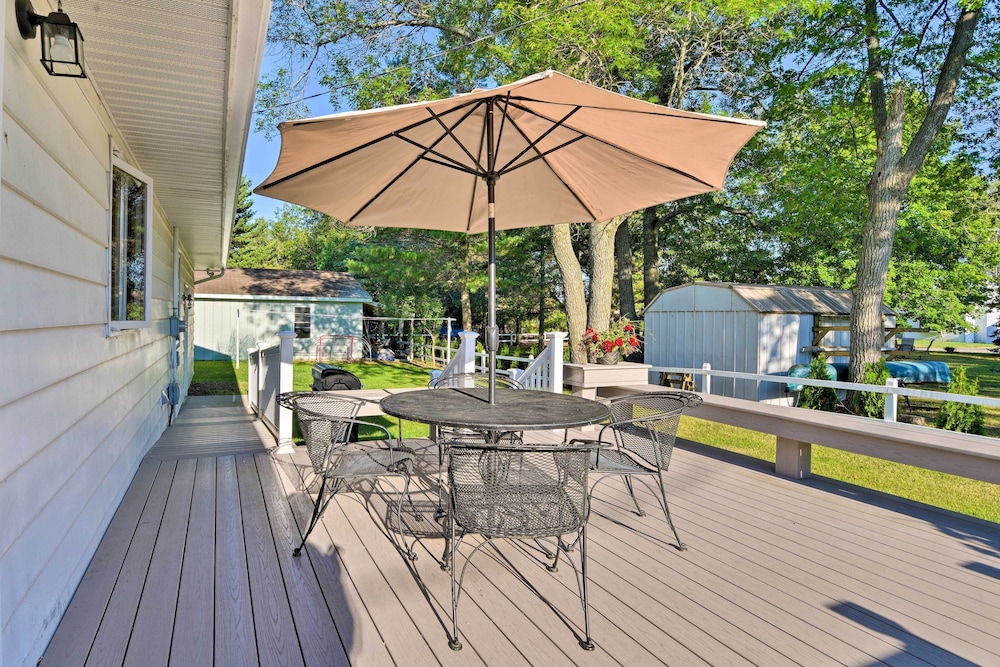 Lake Huron House w/ Grill + Beach Access! view 4