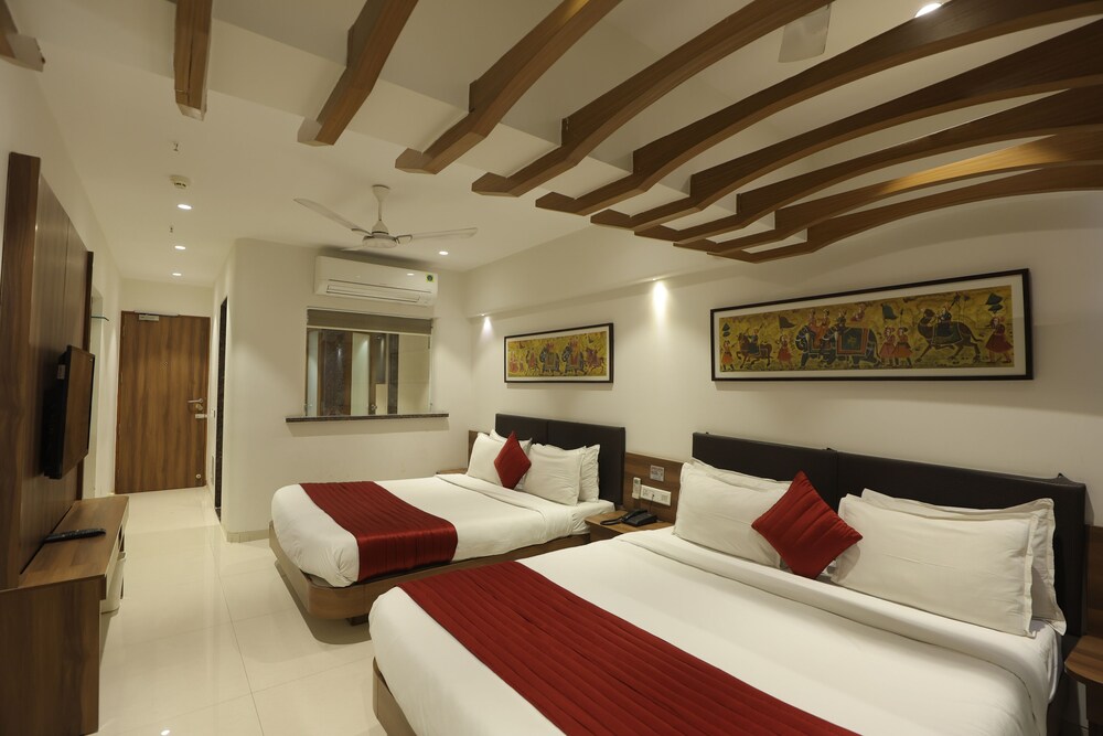 Hotel Shreeji Vatika-Airport Road