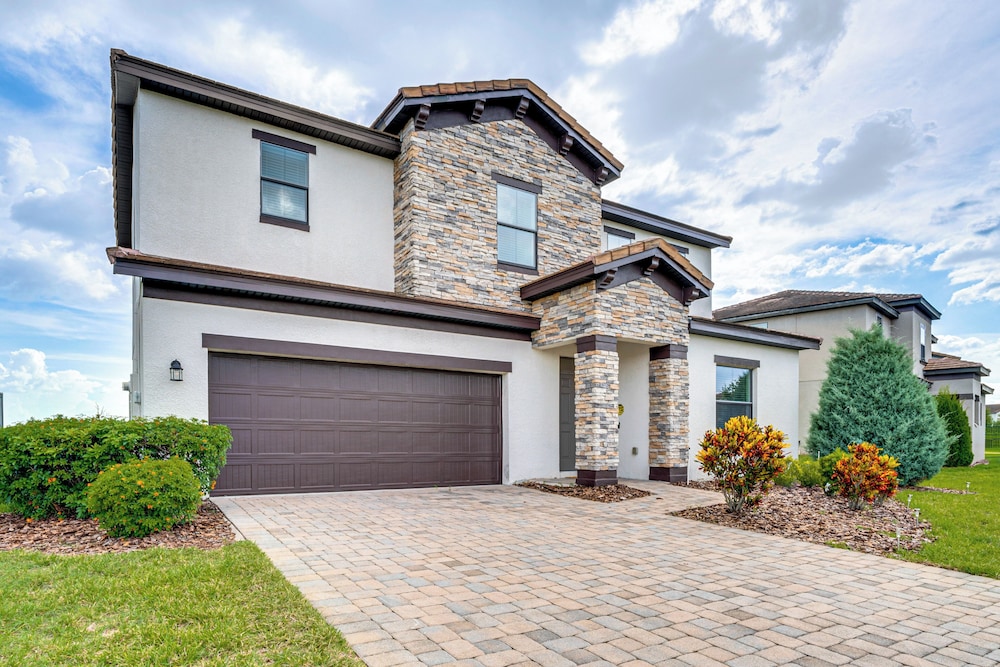 Balmoral Resort Home: Private Pool w/ Lake Views!