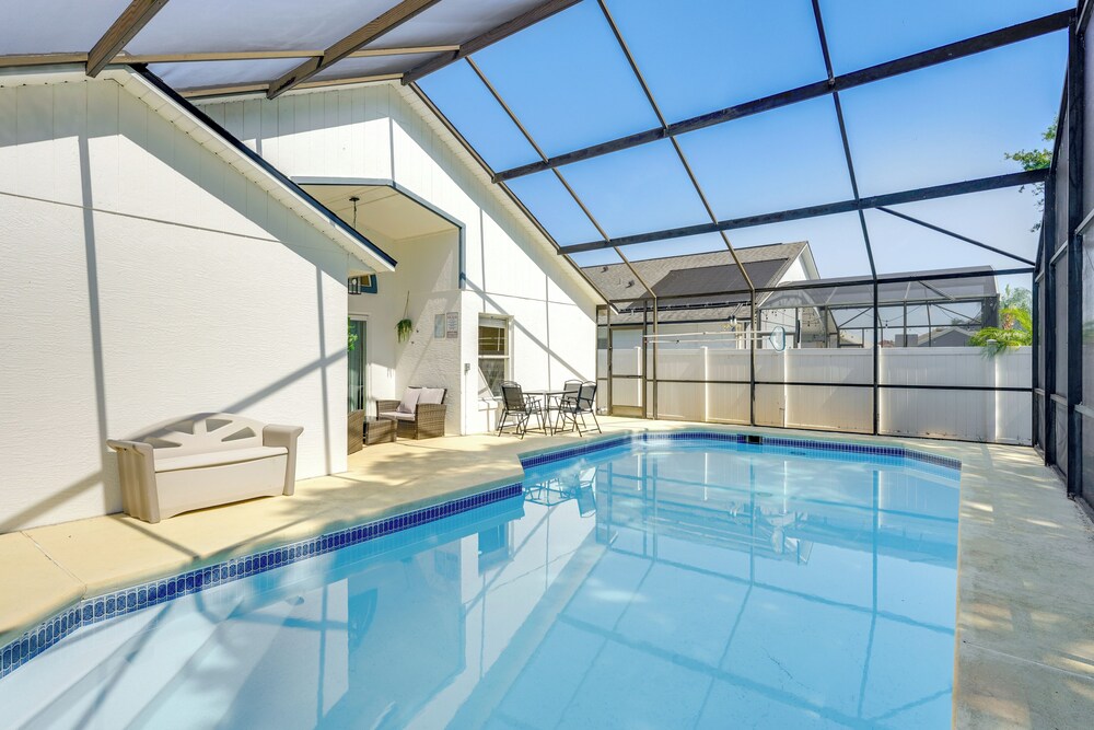 Sunny Skies & Disney Days: Davenport Home w/ Pool!
