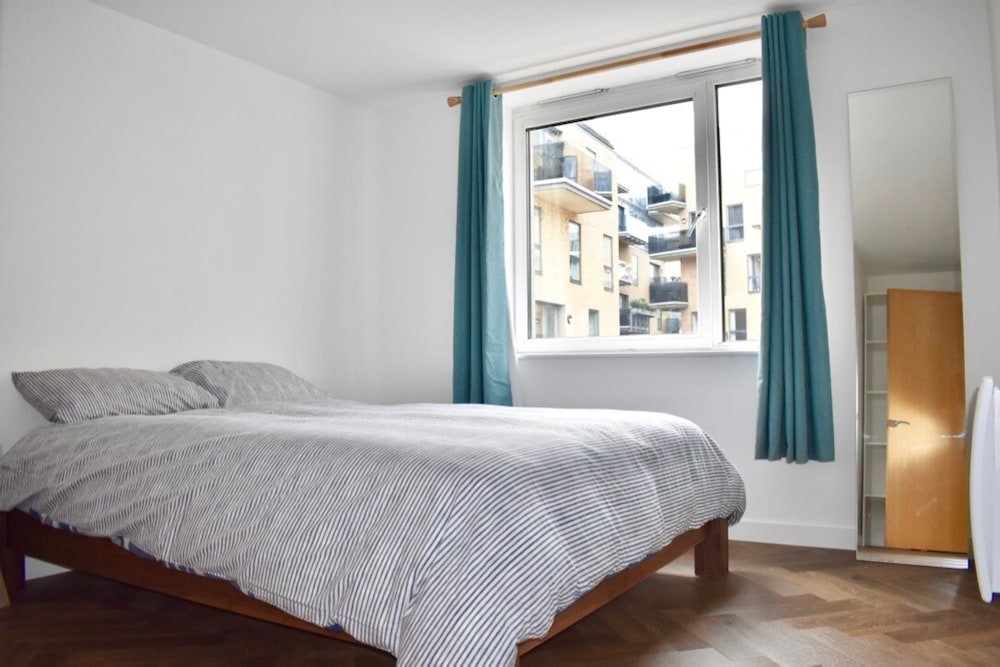 Stylish and Super-central 2 Bedroom Modern Apartment