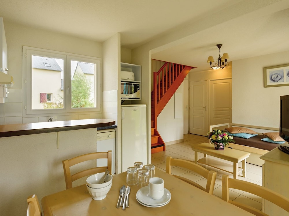 Pleasant Breton Holiday Home Near the bay of Douarnenez