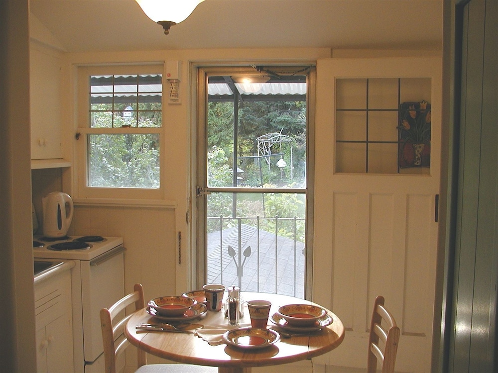 Burleys Gardens and Suite